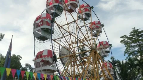 Ferris wheel chain ready to be played at the night market Stock Footage 275590684