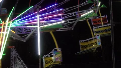 Ferris wheel at a fair 스톡 동영상 328517492