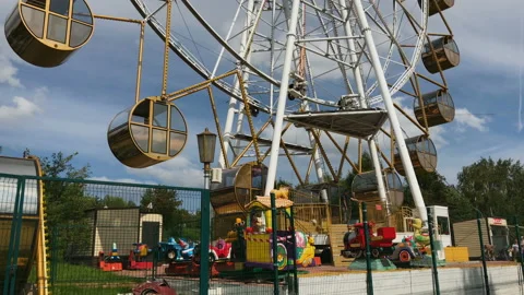 A ferris wheel 库存影片 93354609