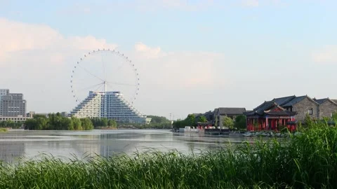 Ferris wheel Stock Footage 168602742