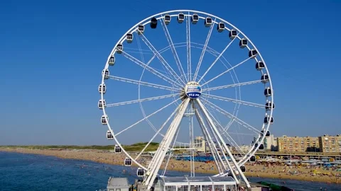 Ferris wheel in The Hague, 스톡 동영상 275038611