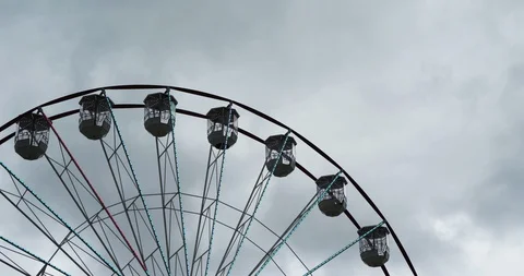 Ferris Wheel medium shot, cloudy sky, not moving Stock Footage 112779147