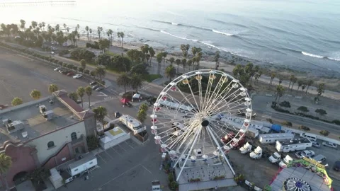 Ferris wheel overlooking the ocean 스톡 동영상 222603826