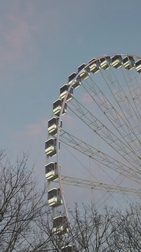 Ferris Wheel Perspective Zoom Shot Turning Against Pink Sunset Sky 스톡 동영상 323916664