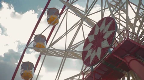 Ferris wheel on sky background Видео 66728827