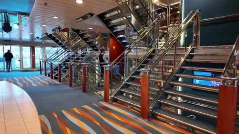 Ferry Atrium with Multiple Chrome Stair Flights and Interior Signage Vidéo 347683377