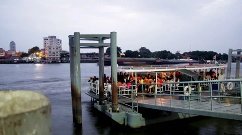 Ferry boat crossing river Stock-Footage 60599503