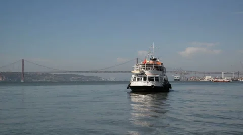 Ferry boat on Tagus River Video stock 48979834