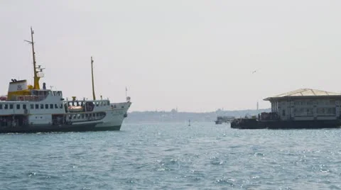 Ferry closing to pier 스톡 동영상 11130944