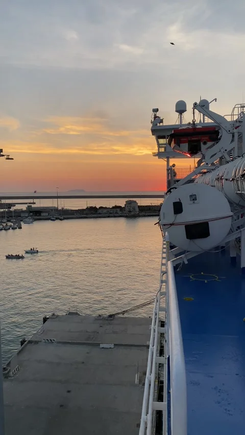 Ferry Deck at Sunset – Tranquil Port Scene Stock-Footage 291988945