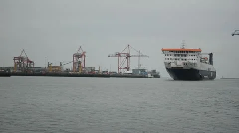 Ferry Dublin 動画素材 10906190