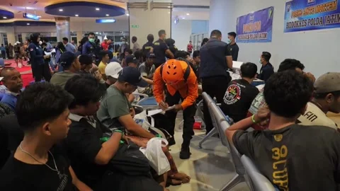 Ferry fire off Indonesia leaves 5 dead, 41 missing, SURABAYA, ID - 03 Aug 2026 스톡 동영상 341303673