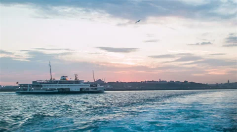 Ferry Floating Away At Bosphorus At Evening Time Vidéo 38707133