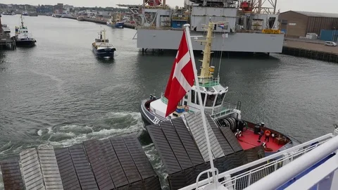 Ferry Video stock 80302839