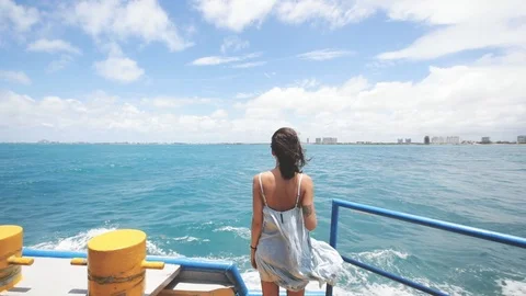 FERRY ISLA MUJERES Video stock 118376814