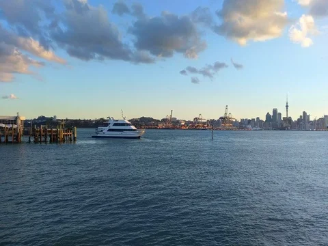 Ferry leave Devonport to Auckland city center Stock Footage
