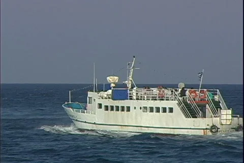 Ferry Leaves Video stock 817533