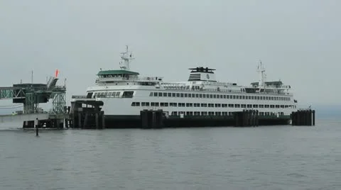 Ferry Leaving the Dock 動画素材 20614762