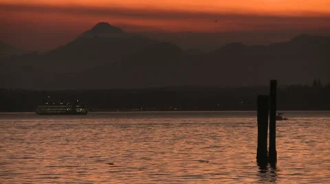 Ferry, Mountains Stockbeeldmateriaal 10566576