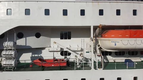 Ferry safety boats 動画素材 129367382