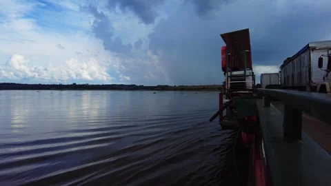 A ferryboat across the River, between the cities Video stock 314626272