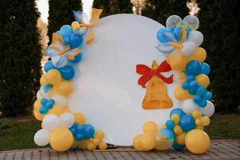 Festive Balloon Arch with Decorative Elements for Celebrations Foto stock