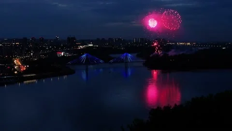 Festive fireworks in the city  库存影片 196219635