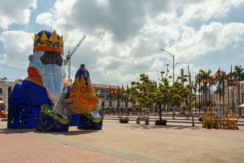 Festive light structures of the Three Kings and the backdrop of historic Fotos de archivo