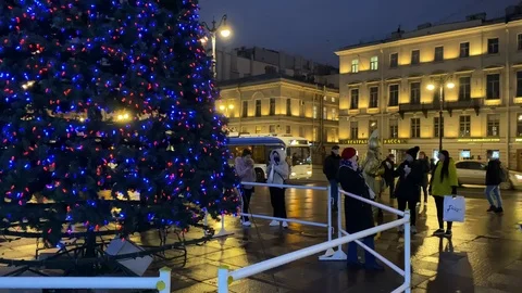 Festive New Year tree stands on Nevsky Prospect in the evening Stock Footage 119754884