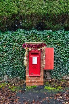 Festive postbox 스톡 사진