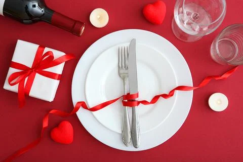 Festive table setting for Valentine's Day Fotos Stock