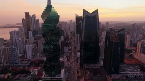 F&amp;F Tower and Financial District of Panama City at Sunset Aerial Shot 2026/6/9 動画素材 337941194