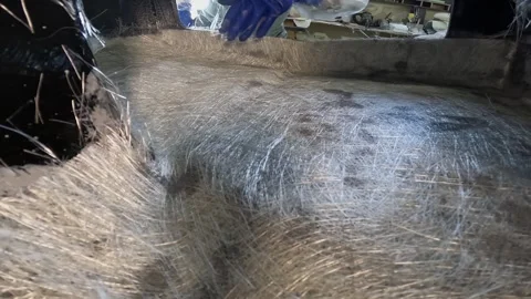 Fiberglass Lamination Process for RIB Boat Manufacturing. Worker Applying 库存影片 337663106