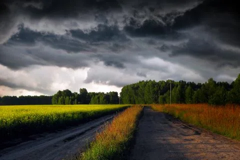 Field and Storm Clouds Foto stock