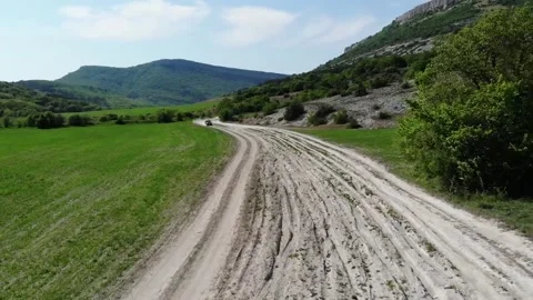 The field is driving a car 库存影片 154112481