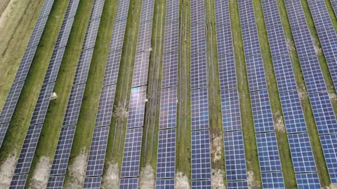 Field with solar panels from the bird flight view Vídeos de archivo 237186730