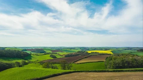 Fields and farms in Hyperlapse, Devon, England Stockbeeldmateriaal 239536864