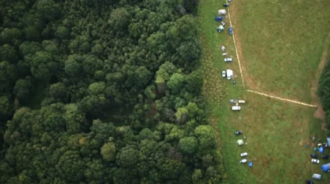 Fields &amp; Caravan Fly-Over Stockbeeldmateriaal 8557806