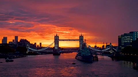 Fiery autumn sunrise time lapse view of the iconic Tower Bridge in London Video stock 267677828