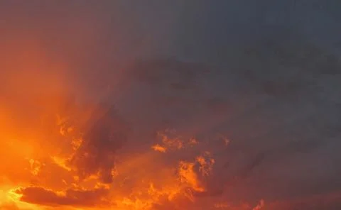 Fiery clouds. Evening sky at sunset (sky for background) Foto stock