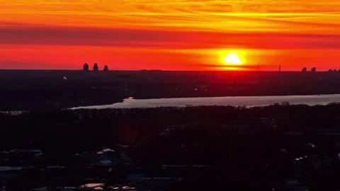 Fiery red sunset over the city of Riga, Latvia with the Daugava river Stock-Footage 336812716