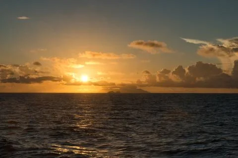 Fiery tropical ocean sunset 스톡 사진