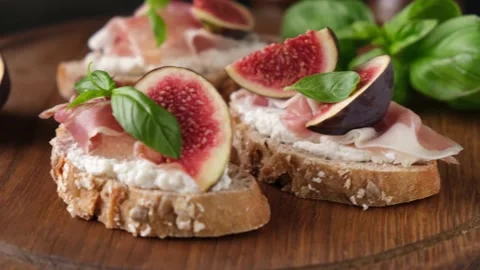 Fig prosciutto bruschetta Stock Footage 162447860