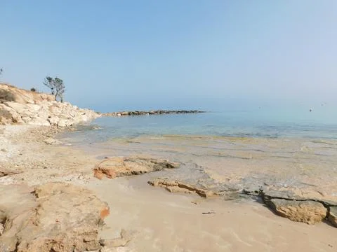 Fig tree beach, cyprus. april 2021. calm sea at fig tree beach Paralimni, Cyp Foto stock