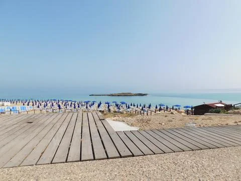Fig tree beach, cyprus. april 2021. calm sea at fig tree beach Paralimni, Cyp Stock-Fotos