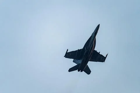 Fighter jet flyover during the Pitch Black Exercise 2024 in Darwin Stock Photos