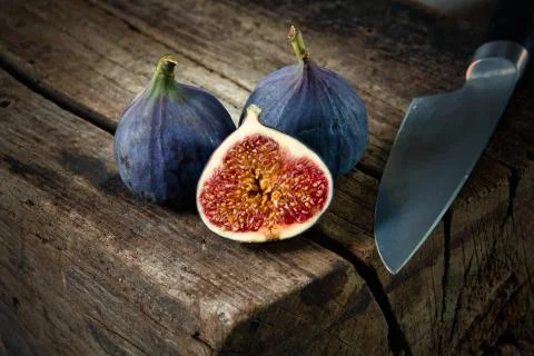 Figs with the knife Фото