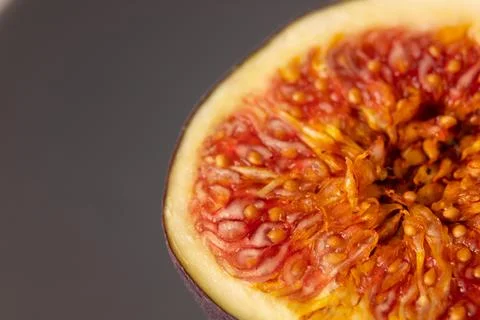 Figs on a plate, figs in section Stock Photos