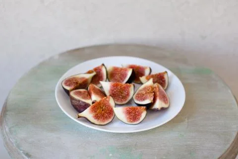 Figs in plate Stock Photos