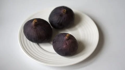 Figs on a plate Stock Photos
